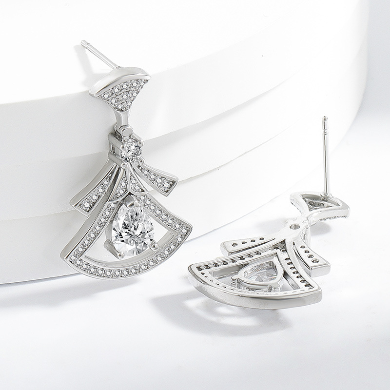 Exquisite Diamond-Set Fan-Shap - Body Jewelry Kit ulasan dan harga
